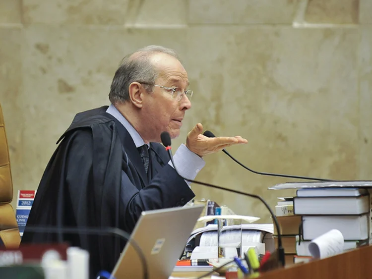 Celso de Mello: dos processos baixados de instância pelo ministro, três são ações penais, quando já houve denúncia aceita e o investigado passou à condição de réu (STF/Divulgação)