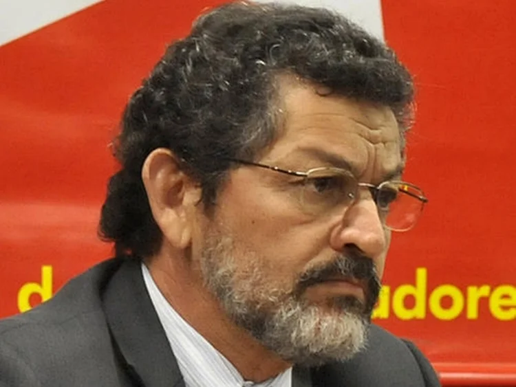 O líder do PT no Senado, Paulo Rocha (PA) reconheceu reduzir o prazo do Bolsa Família fora do teto de gastos de quatro para dois anos (Internet/Reprodução)