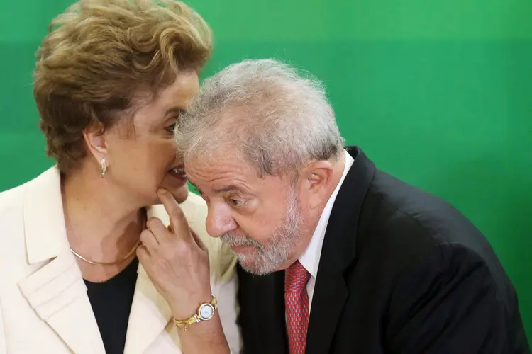 Dilma e Lula: a investigação contra os ex-presidentes foi aberta pelo ministro do Supremo Tribunal Federal (STF), Teori Zavascki, em agosto do ano passado