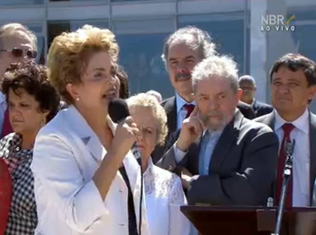 Ausência de Lula e Dilma simboliza declínio do PT, diz professor