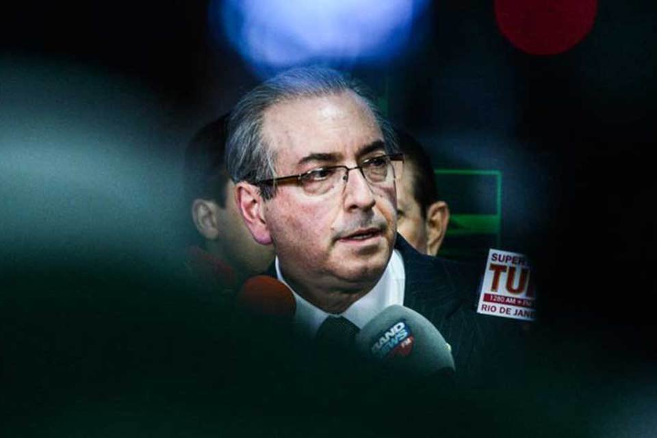 Chico Alencar anuncia prisão de Cunha no plenário da Câmara