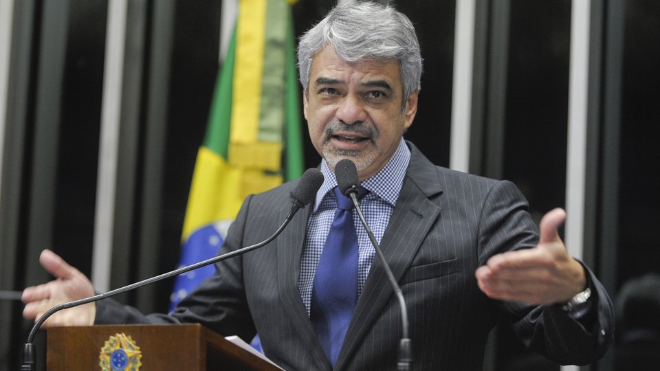Oposição pede renúncia de Temer e novas eleições