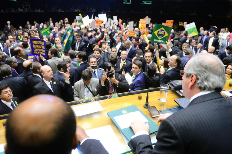 Votação do impeachment: partidos que se aliaram a Temer ganharam espaço nas eleições municipais