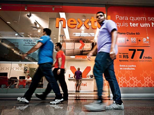 Cade aprova sem restrições compra da Nextel pela América Móvil no Brasil