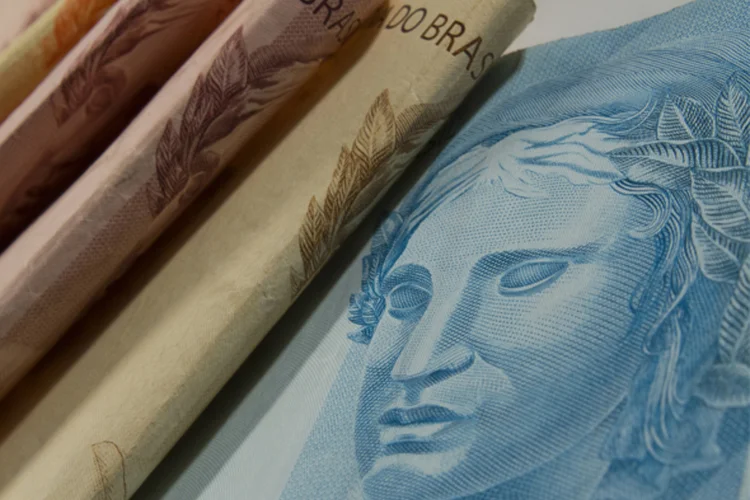 Economia brasileira: para este ano, o Fator projeta uma recessão de 3,3%
