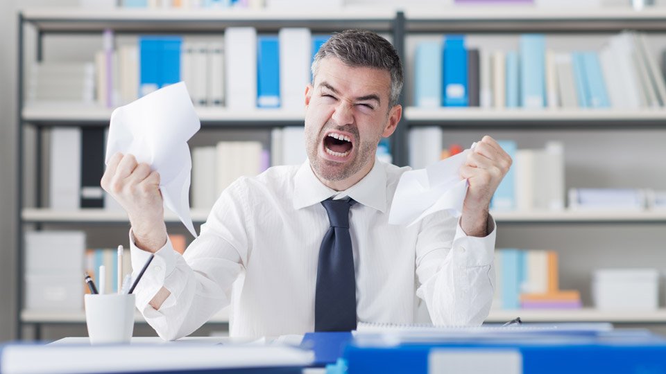 Adoro meu trabalho, mas odeio meu chefe. E agora?