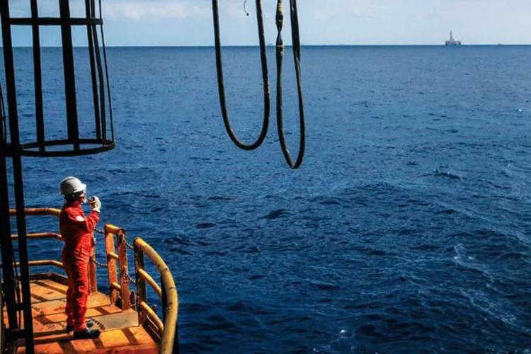 Petrobras: a queda de 5,8% se deve em parte a desinvestimentos que proporcionaram a monetização antecipada de 153 milhões de boe