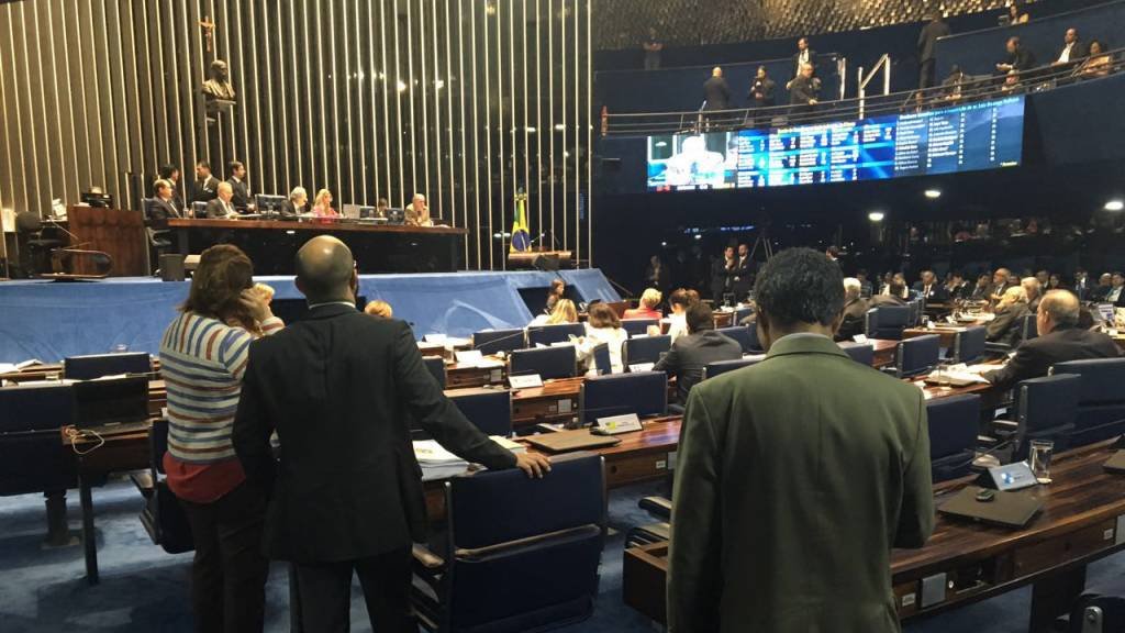 Senado inicia votação da PEC do Teto dos gastos