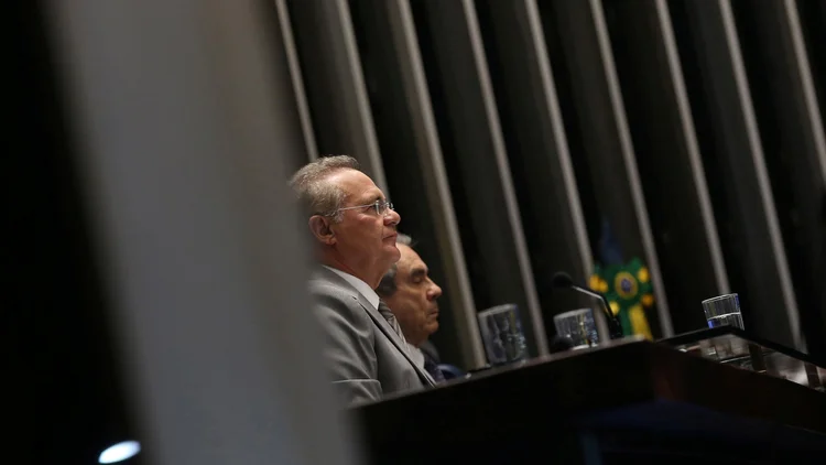 Renan Calheiros: senadores decidiram desafiar a decisão do STF e manter Renan na chefia da Casa