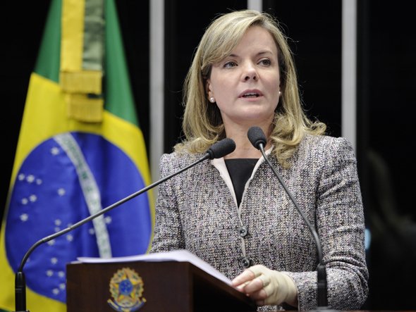 Gleisi Hoffmann divulga nota em nome da CAE do Senado