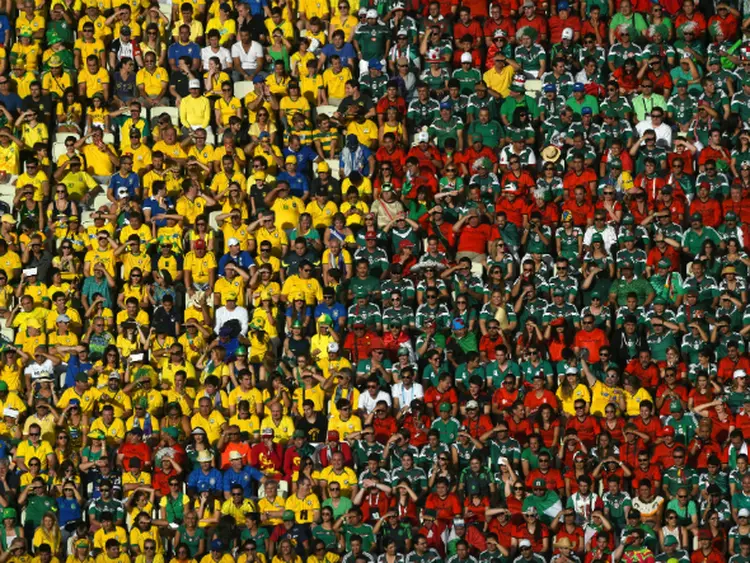 Torcidas do Brasil e do México: jogo terá transmissão na TV aberta