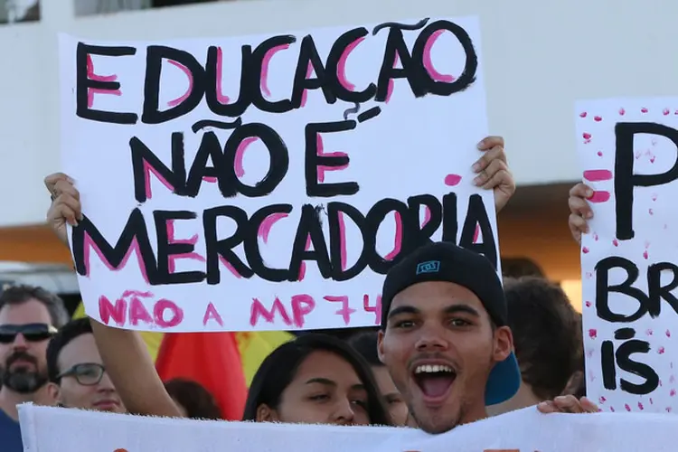 Protesto contra PEC 241: o texto é criticado devido ao possível impacto negativo nas áreas sociais (Lula Marques/Agência PT/Divulgação)