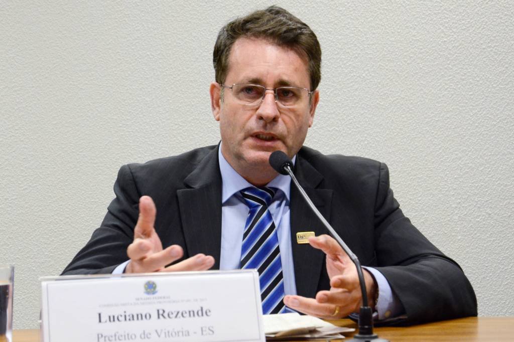 Luciano Rezende é eleito prefeito de Vitória