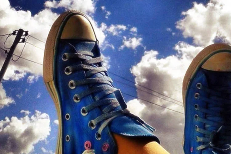 
	Parece que est&aacute; tudo azul com o balan&ccedil;o da Converse, companhia que criou os t&ecirc;nis All-Star
 (Reprodução/Facebook)