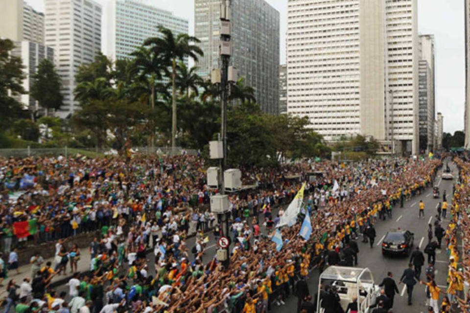 As fotos do 1º dia do papa Francisco no Brasil