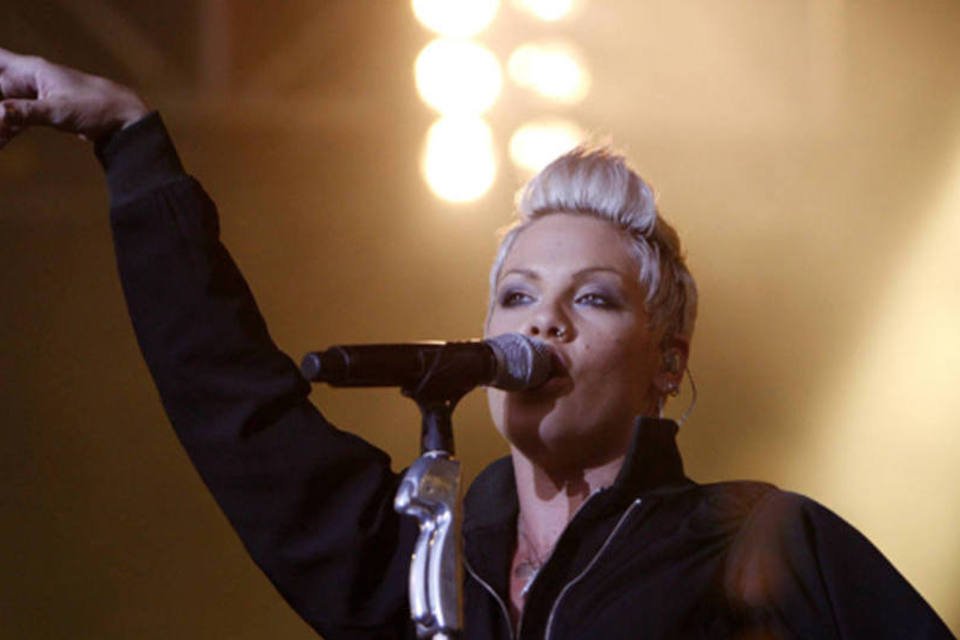"Mulheres dominaram a música", diz Pink ao presidente do Grammy