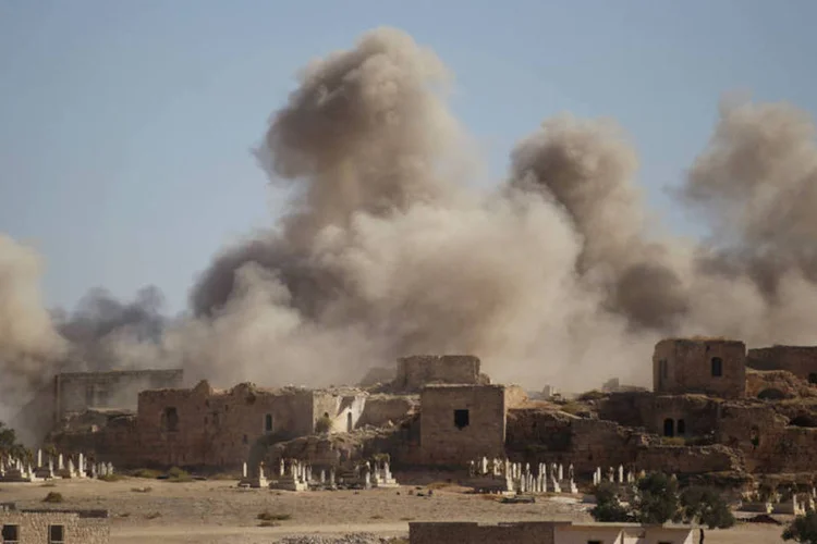 Síria: ataques aéreos marcaram o fim de um cessar-fogo que tinha sido acordado há quatro semanas (REUTERS/Khalil Ashawi)