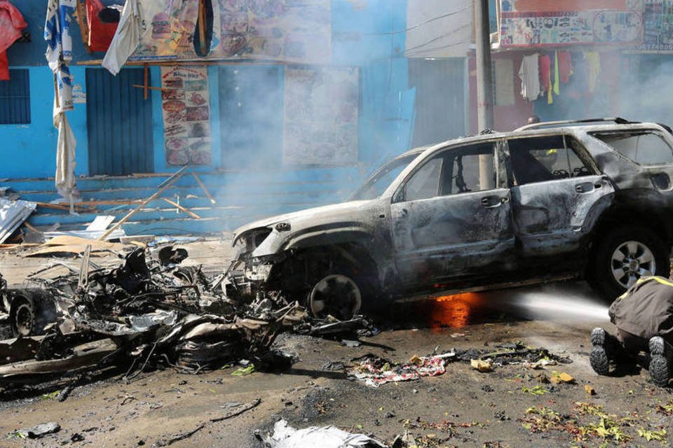 Grupo islâmico bombardeia restaurante na Somália
