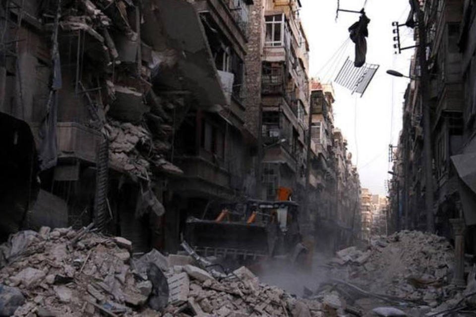 Governo da Síria lança ataque terrestre contra Aleppo