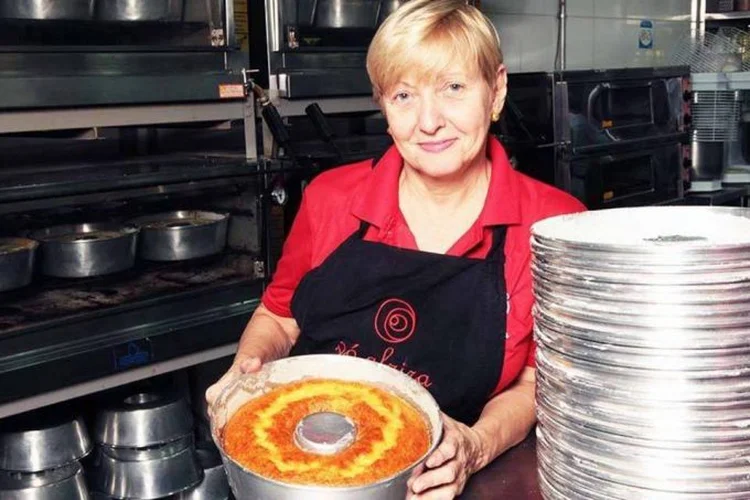 Alzira Ramos, fundadora da Fabrica de Bolos da Vó Alzira: ela começou o negócio para ajudar na renda de casa
 (Divulgação)