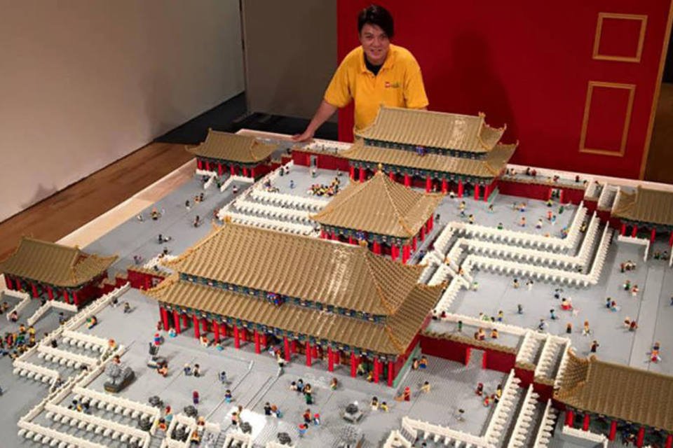 Artista faz réplicas de grandes monumentos usando Lego