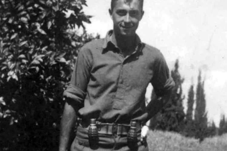 Ariel Sharon em 1948, durante a Guerra da Independência (Ministry of Defense via Getty Images)