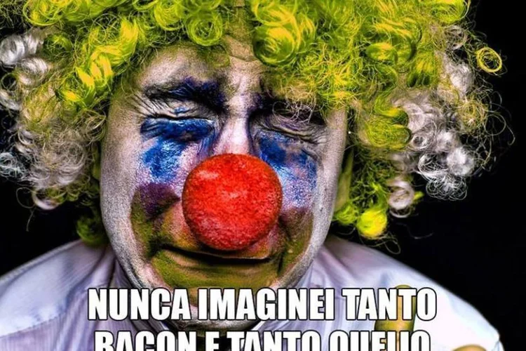 Burguer King: com uma abordagem irreverente, a ação começou com um post no Facebook que mostrava imagens de bacon e queijo, perguntando ao público qual era o preferido deles (Reprodução)