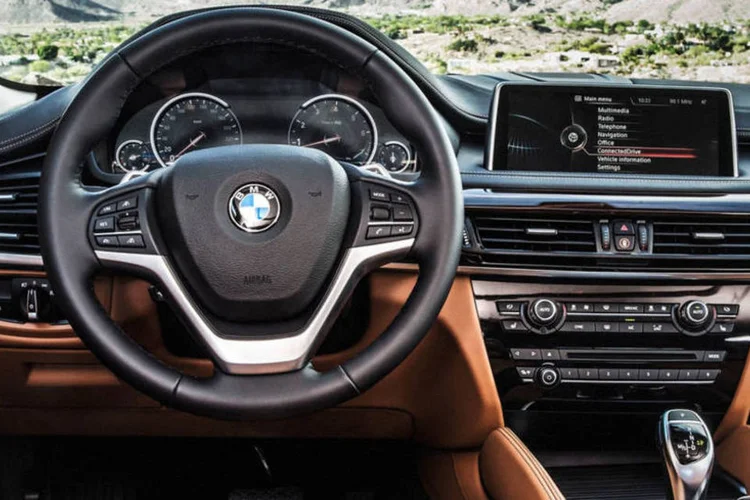 Interior do BMW X6  (BMW/Divulgação)