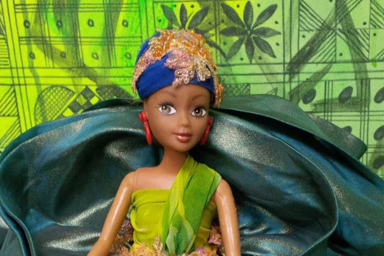 Boneca da Queens of Africa: diversidade representada pelas bonecas do empresário já é elogiada por fãs (Reprodução/Facebook/Queens of Africa)