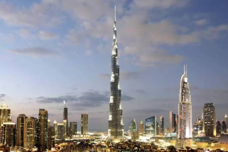 
	Dubai: o novo edif&iacute;cio ser&aacute; ainda maior que o Burj Khalifa, o arranha-c&eacute;us mais alto do mundo com 828 metros
 (Thinckstock)