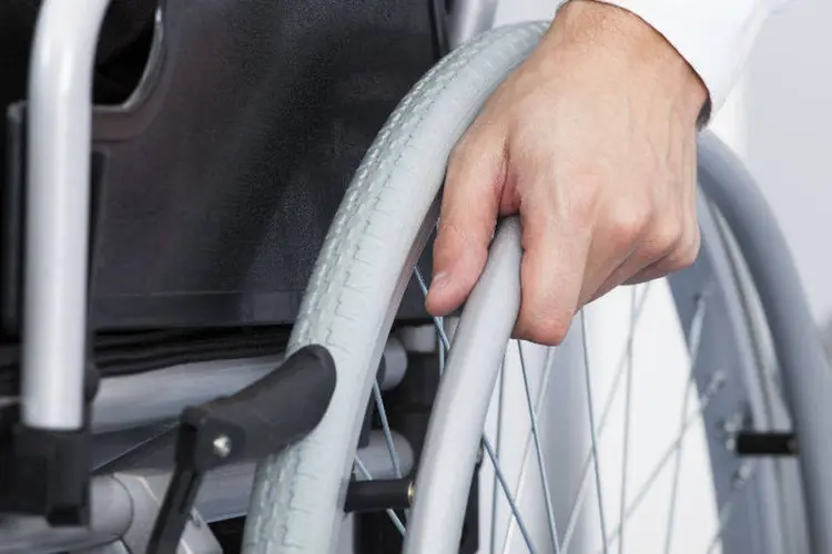 
	Cadeira de rodas: para treinar os movimentos e recuperar autonomia nas atividades do dia a dia, o Instituto Nacional de Traumatologia e Ortopedia, mantido pelo SUS, oferece ajuda
 (Thinkstock)
