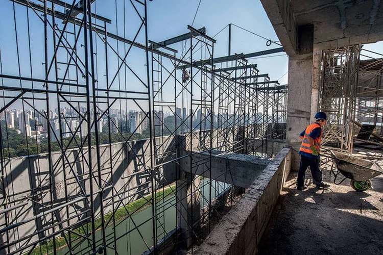 Falta de saneamento, Gerdau, Meirelles e Temer, BM&FBOVESPA e Construção (a partir do alto, em sentido horário): o que deve estar no radar dos investidores neste ano (Germano Luders/Exame)