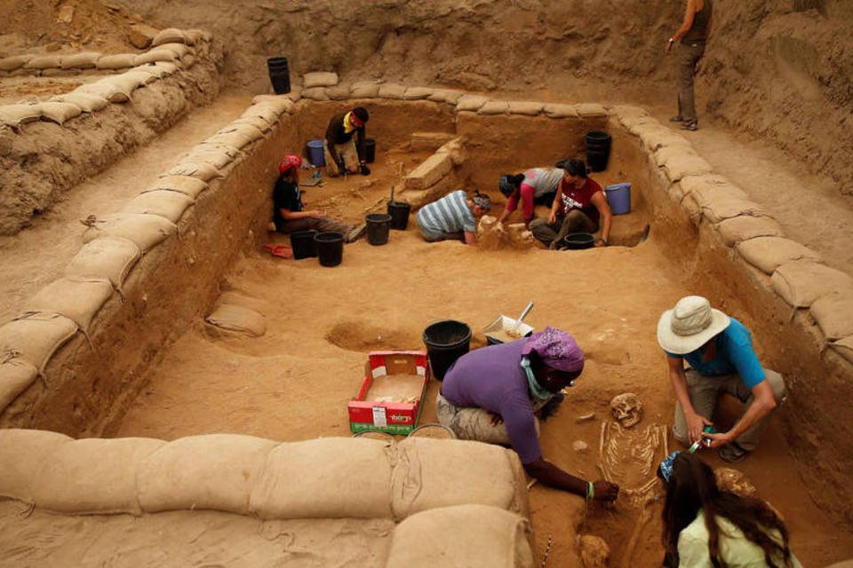 Arqueólogos encontram cemitério do povo de Golias