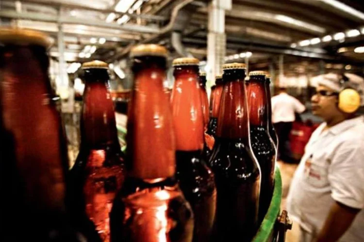 Fábrica da Cerpa, em Belém: com capacidade ociosa, a unidade começou a envasar também cervejas da Ambev em 2010 (Tarso Sarraf/EXAME.com)