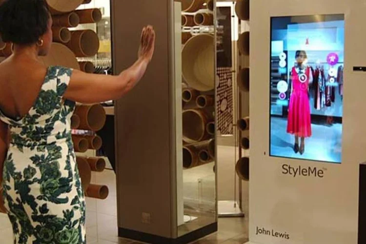 A Cisco vem testando o provador virtual StyleMe em lojas de roupas como a John Lewis, em Londres (Divulgação)