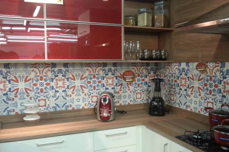 Cozinha planejada Casas Bahia, lançamento da Via Varejo, pensada para ambientes pequenos
 (Exame.com/Karin Salomão)