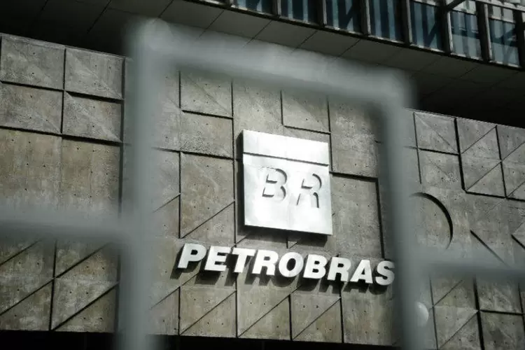 Petrobras: segundo a petroleira, a previsão para o saldo de caixa final para o ano foi mantida em 19 bilhões de dólares (Tânia Rêgo/Agência Brasil/Reuters)