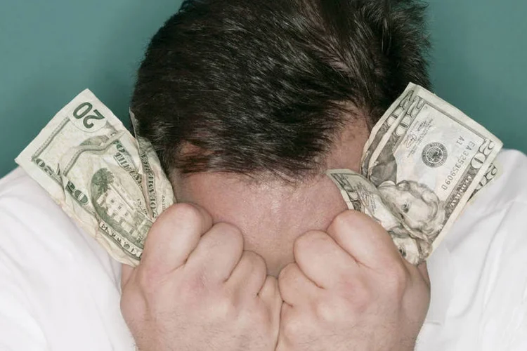 
	Estresse: pessoas com rendas superiores informaram que estavam cerca de 28% mais estressadas e 8,3% menos felizes
 (Comstock / Thinkstock)