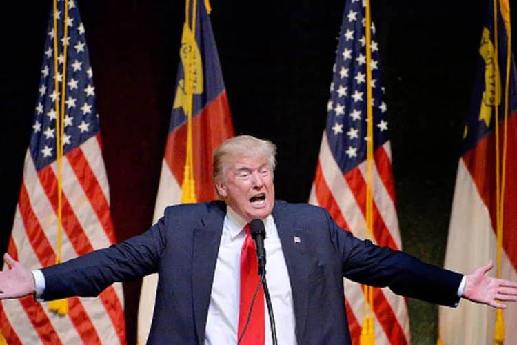 
	Trump: no debate, Trump atacou o banco central (Federal Reserve) e disse que a manuten&ccedil;&atilde;o de juros baixos tinha motiva&ccedil;&atilde;o pol&iacute;tica
 (Sara D. Davis/Getty Images)