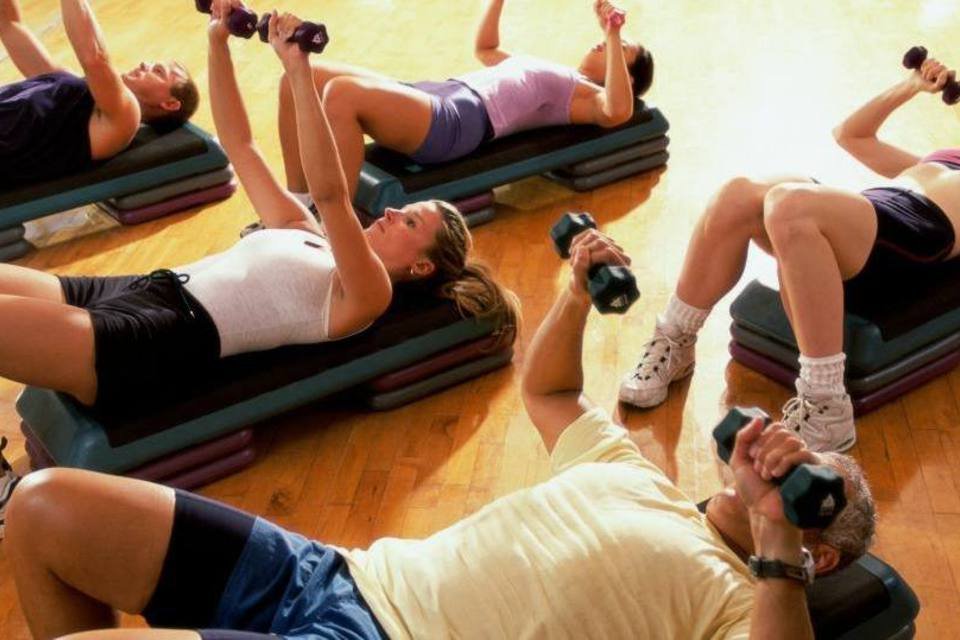 
	Exerc&iacute;cios: para a maioria, sobretudo pessoas de renda mais baixa, um fator que conta &eacute; o pre&ccedil;o
 (Thinkstock/Purestock)