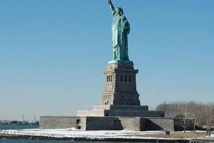 Imagem referente à matéria: Fluxo de turistas estrangeiros para os EUA cai 10% em março; banco prevê perda de US$ 90 bi este ano