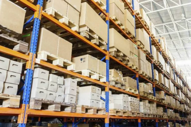 Índice de Estoques (IE) capta a percepção dos comerciantes sobre o volume de mercadorias estocadas nas lojas (bugphai/Thinkstock/Thinkstock)