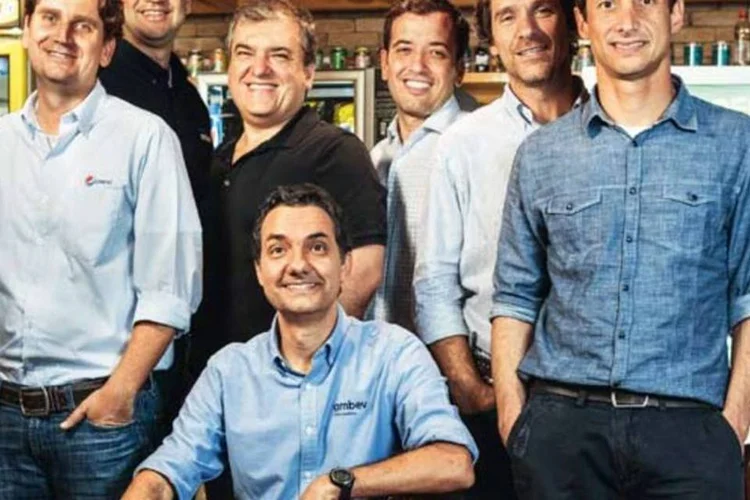 O presidente, Castro Neves (sentado), e executivos da Ambev: liderança formada em casa
 (Alexandre Severo/EXAME.com)