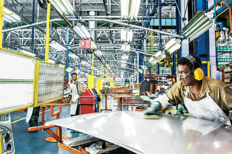 
	F&aacute;brica da Fiat: membros dos sindicatos agora v&atilde;o votar a proposta preliminar da empresa no Canad&aacute;
 (Germano Luders/Exame)