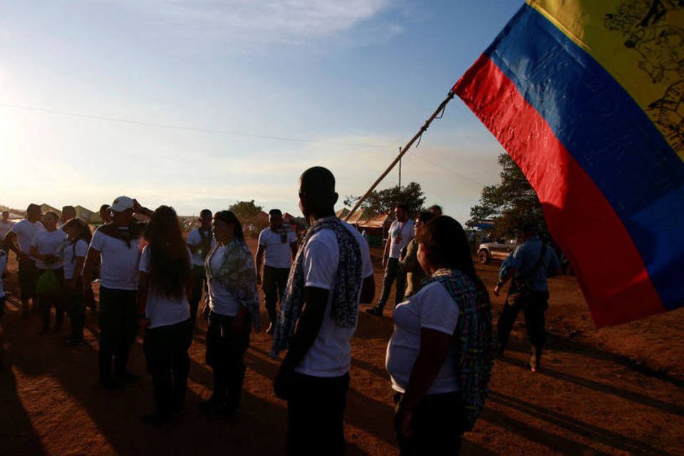 Farc entregam mais 10 menores de idade à Cruz Vermelha