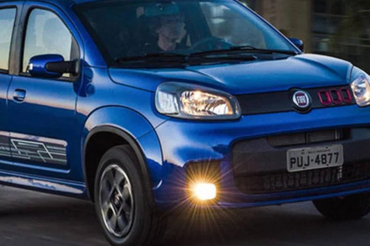 Novo Fiat Uno 2015: foram promovidas leves modificações na estética do modelo, incluindo a carroceria
 (Divulgação/Fiat)