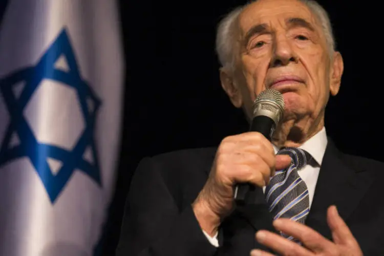 
	Shimon Peres: o funeral ser&aacute; acompanhando por pelo menos 24 chefes de Estado e dez chefes de governo
 (Amir Cohen/Reuters)