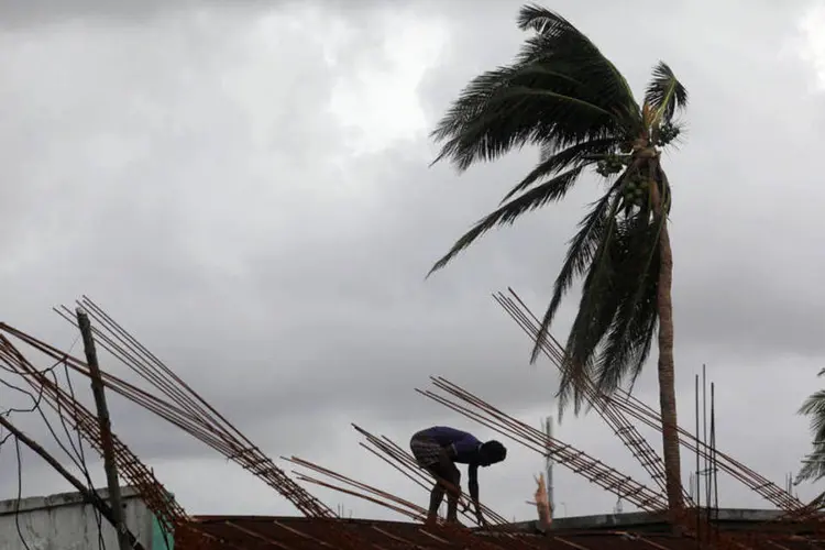 
	Furac&atilde;o Matthew, no Haiti: o governo da Carolina do Sul fechou escrit&oacute;rios e escolas em quase todo o estado, e orientou a popula&ccedil;&atilde;o a se distanciar da costa em no m&iacute;nimo 100 milhas
 (Andres Martinez Casares / Reuters)