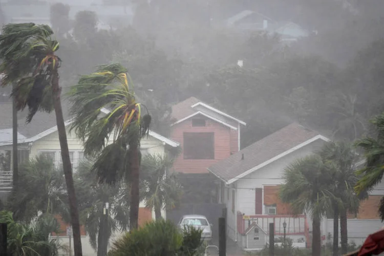 
	Furac&atilde;o Matthew: ele causou 34 mortes nos Estados Unidos e 500 no Haiti
 (Daytona Beach, Flórida, EUA)