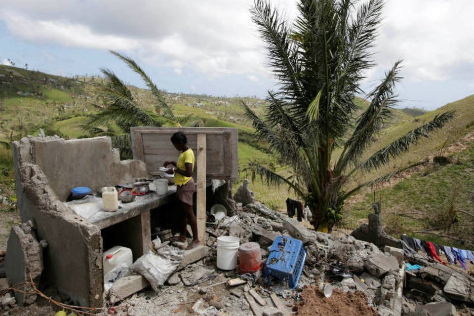 A devastação do furacão Matthew no Caribe e EUA em imagens